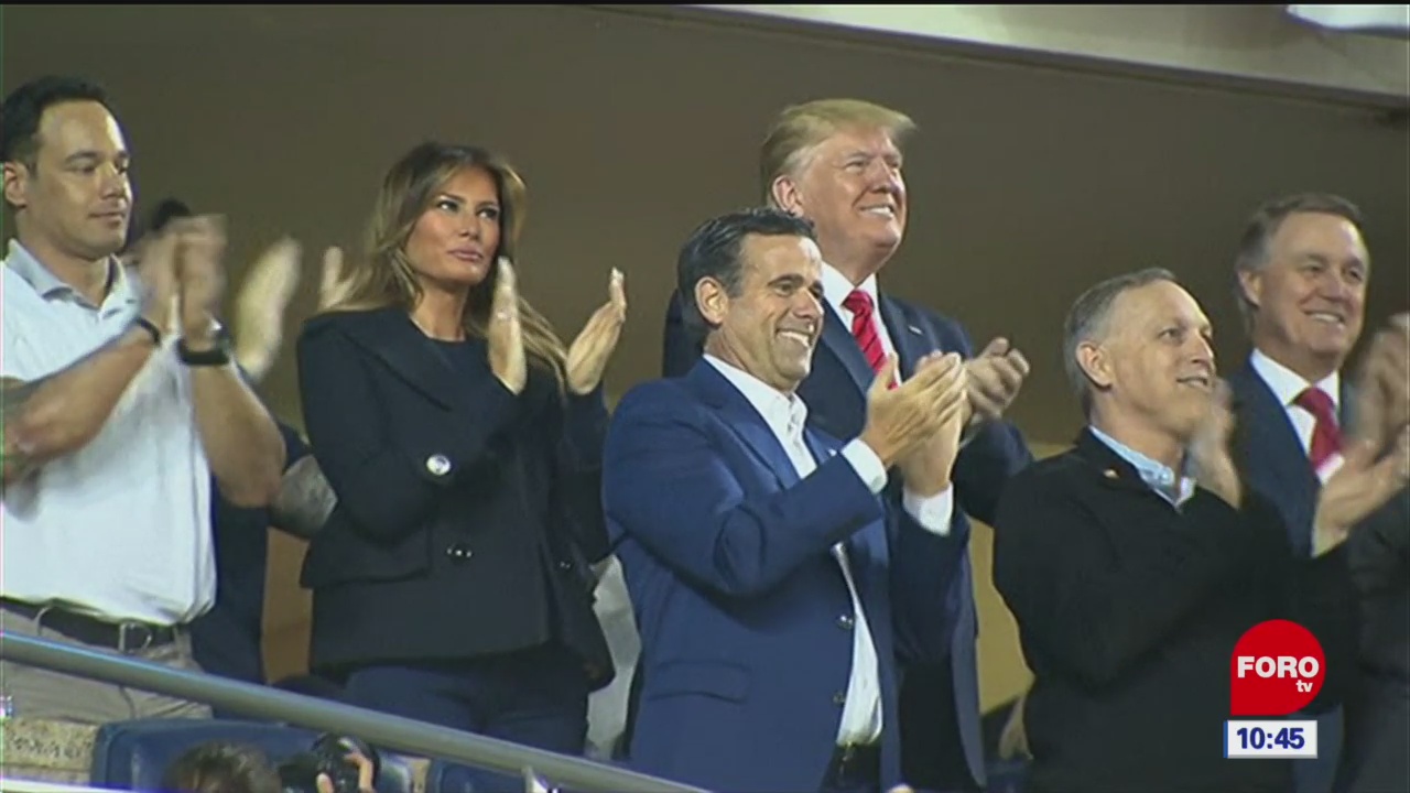 Abuchean a Trump durante un partido de la Serie Mundial de béisbol