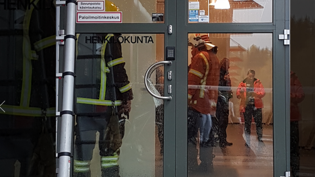 Fotos: El agresor sería uno de los diez heridos ingresados en centros hospitalarios de Kuopio, de los cuales dos se encuentran en estado grave, 1 de octubre de 2019 (Iltalehti)