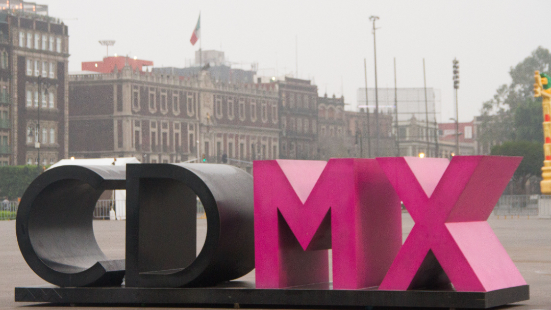 AMLO evalúa festejo por un año de Gobierno en Zócalo CDMX