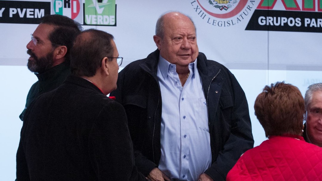 Carlos Romero Deschamps renuncia al sindicato petrolero