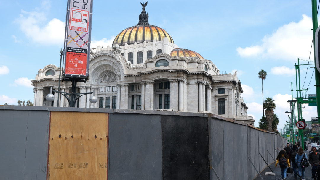 FOTO CDMX cubre edificios y monumentos por marcha del 2 de octubre (Cuartoscuro/Graciela López)