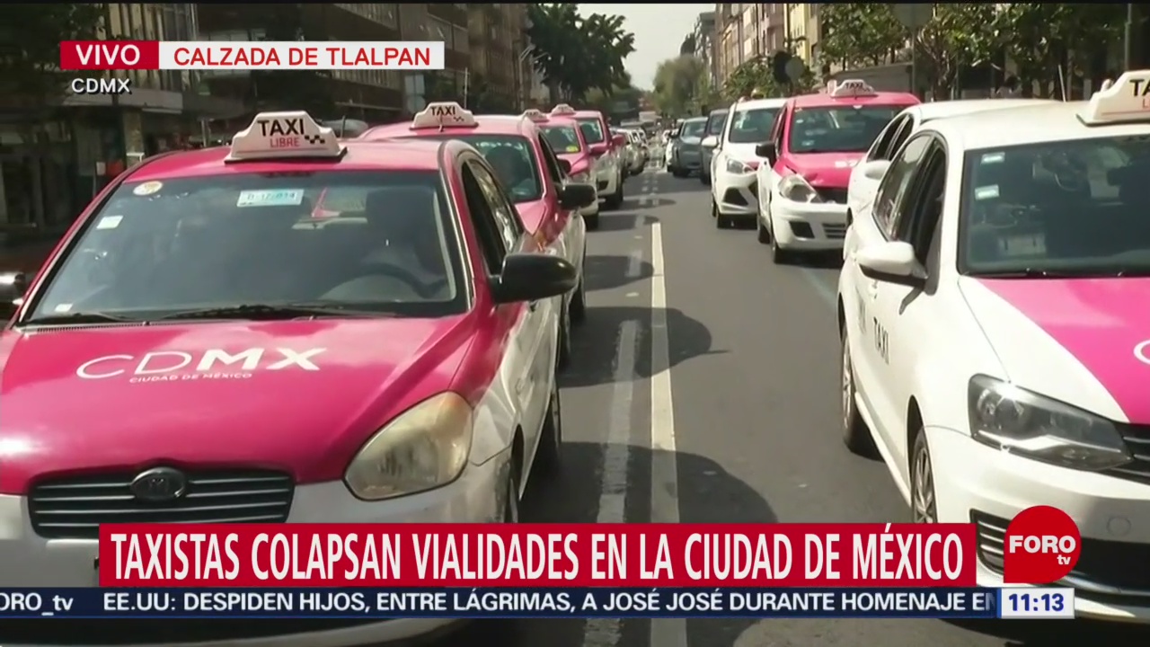 Contingente de taxistas que salió del Metro General Anaya llega al Zócalo CDMX