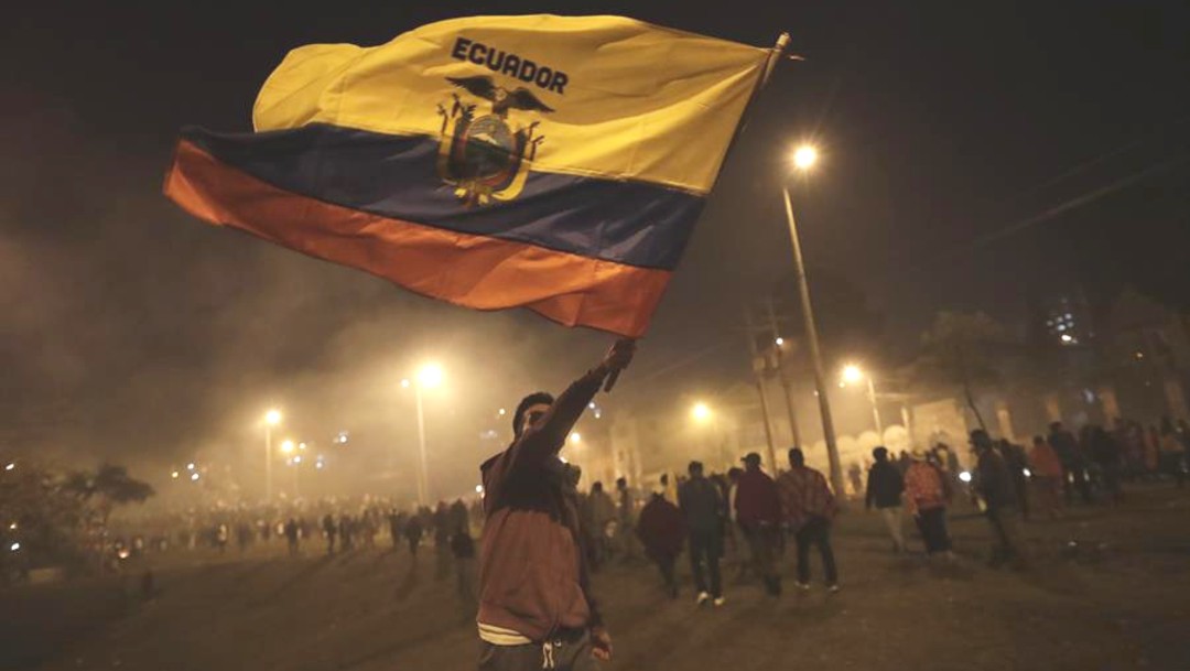 Tras once días de protestas, finaliza lucha en Ecuador; miles festejan en las calles