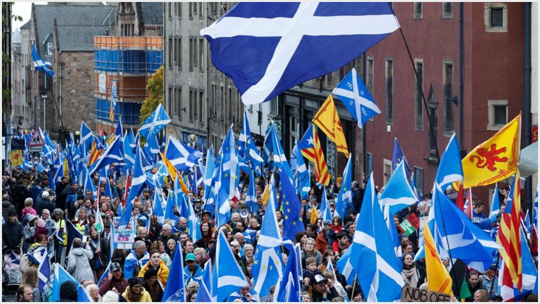 Foto: Miles salieron a las calles para exigir la Independencia de Escocia, 5 de octubre de 2019 (EFE)