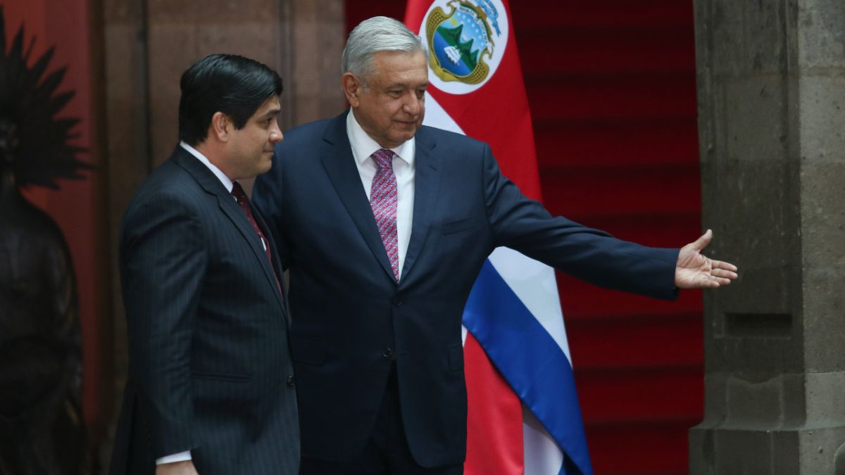 Foto: El presidente de México, Andrés Manuel López Obrador, recibe en Palacio Nacional a su par de Costa Rica, Carlos Andrés Alvarado. Reuters