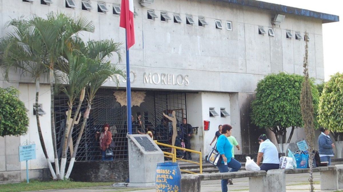 Riña deja un muerto y dos heridos en penal de Morelos
