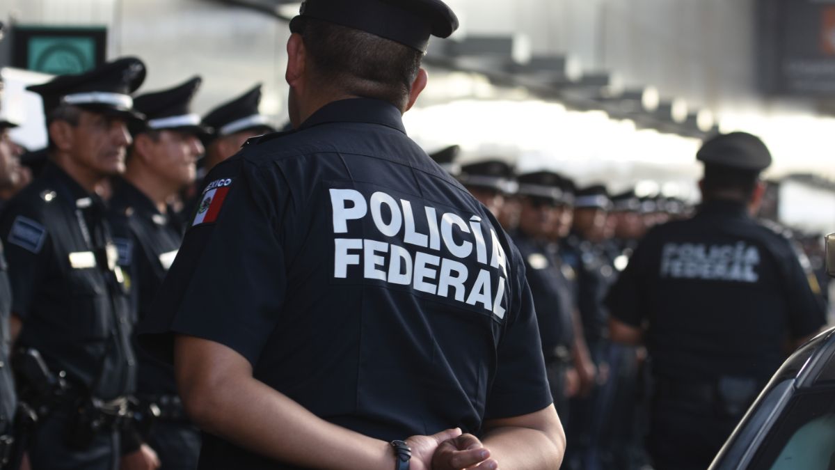 Foto: Elementos de la Policía Federal custodian la entrada del Aeropuerto Internacional de la Ciudad de México. Cuartoscuro/Archivo