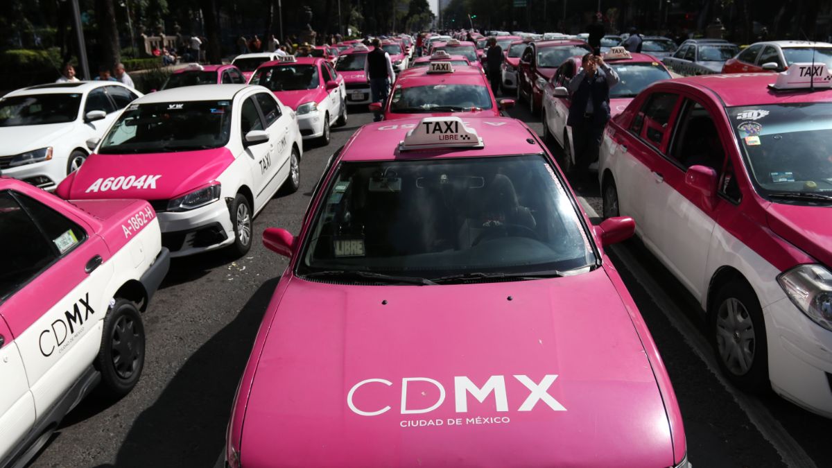 Foto: Cientos de taxistas bloquean Avenida Paseo de la Reforma en la Ciudad de México. Cuartoscuro