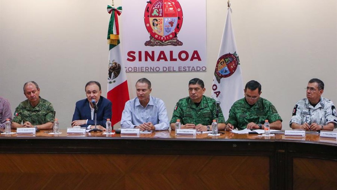 Foto: El gabinete de seguridad del Gobierno Federal durante una rueda de prensa en la ciudad de Culiacán, en Sinaloa, el 18 de octubre de 2019 (EFE)