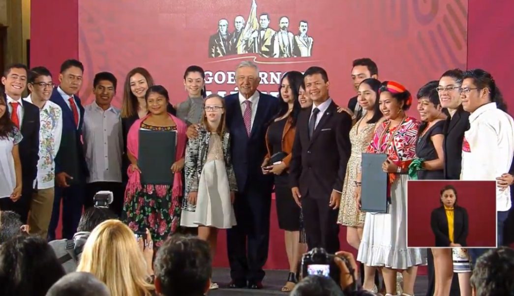 Foto: Gobierno de AMLO entrega Premio Nacional de la Juventud 2019, 21 de octubre de 2019, Ciudad de México