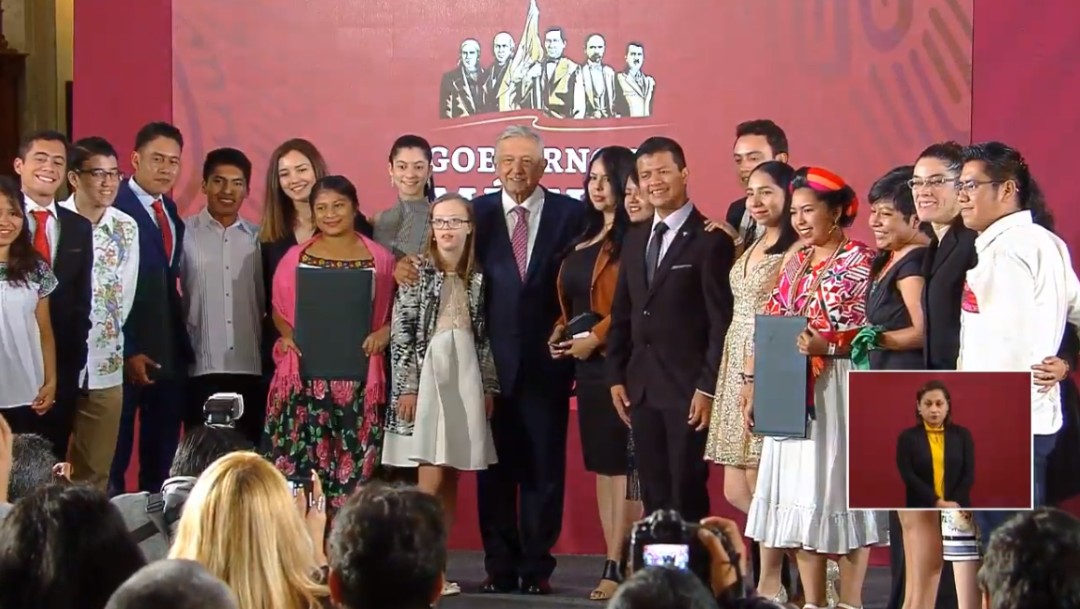 Foto: Gobierno de AMLO entrega Premio Nacional de la Juventud 2019, 21 de octubre de 2019, Ciudad de México