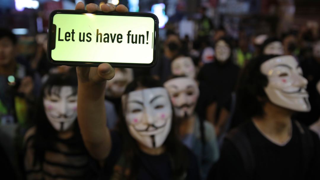 FOTO Aprovechan Halloween para marchar con máscaras en Hong Kong (AP)