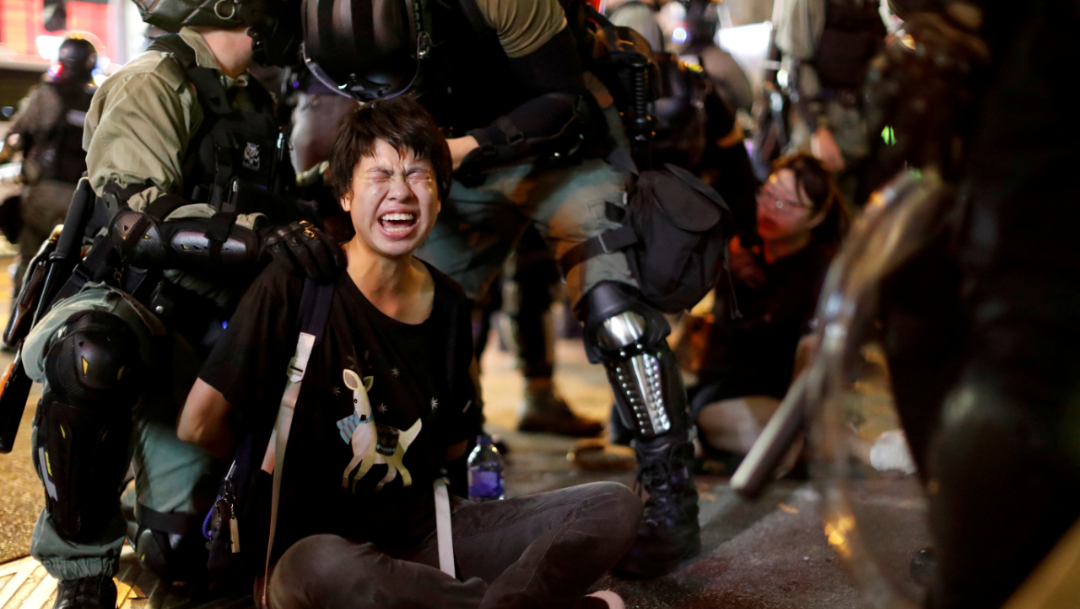 Foto: Esta nueva medida gubernamental ha provocado enfado en las calles, que han registrado nuevos enfrentamientos entre manifestantes radicales y agentes de Policía, 7 de octubre de 2019 (Reuters)