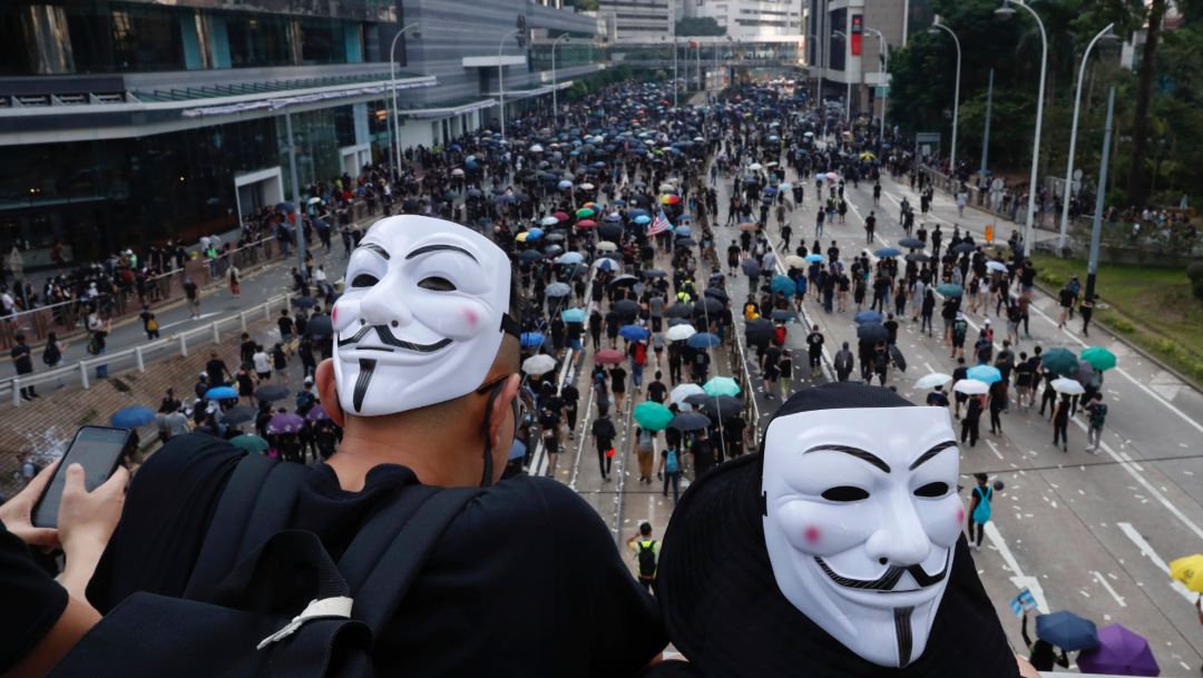 FOTO Hong Kong registra protestas de 'Día de Luto', mientras la República Popular de China celebra 70 años de su fundación (AP)