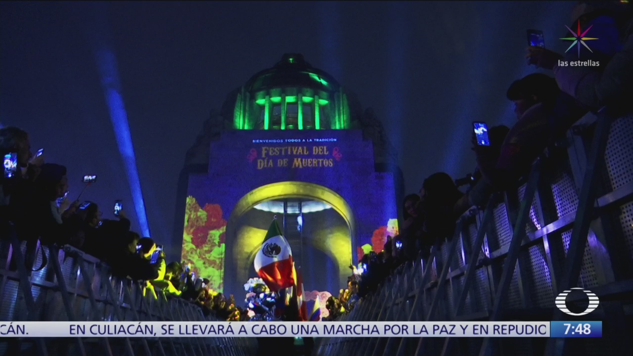 Inauguran mapping monumental en Monumento a la Revolución