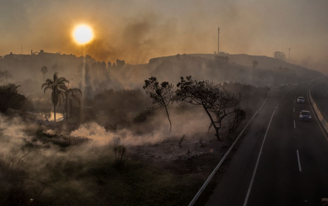 Incendios forestales están sofocados al 80%, dice gobernador de Baja California