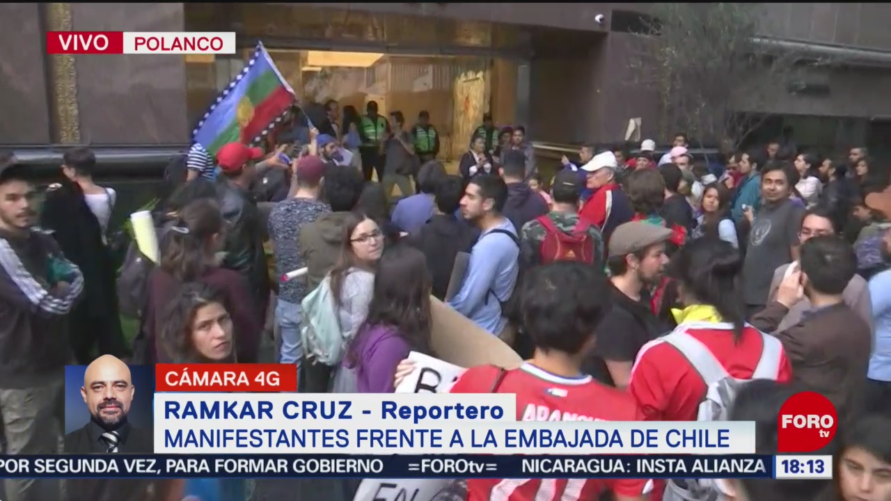 FOTO: Manifestantes Embajada Chile México