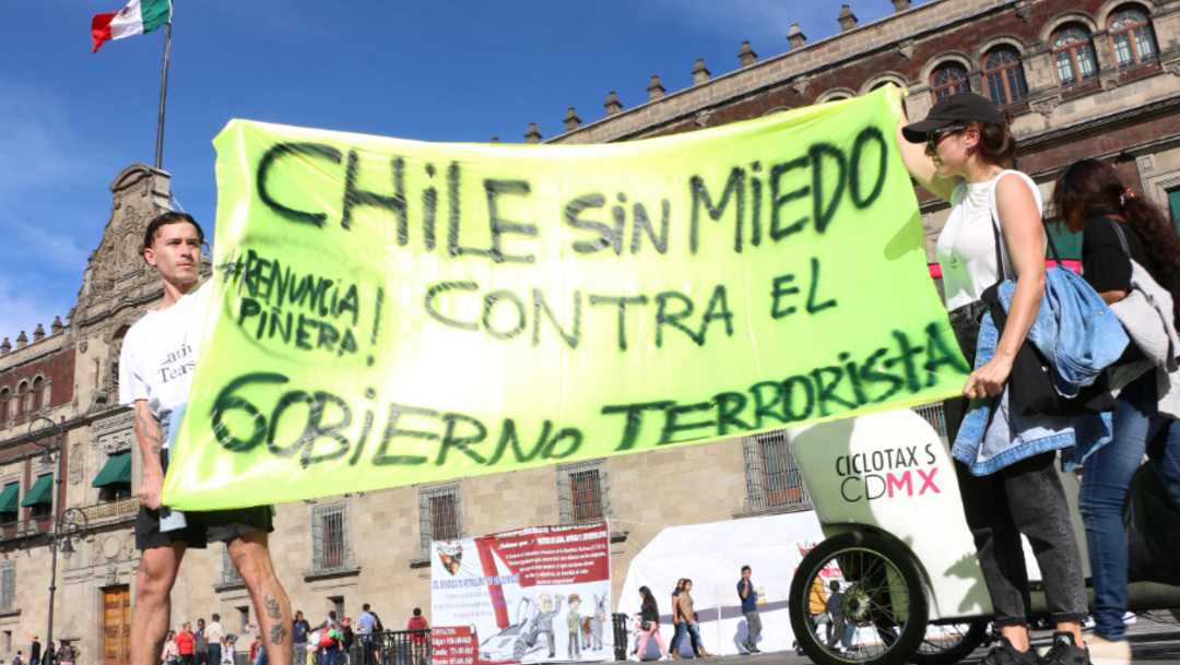 Imagen: Sindicato de Estudiantes MX realizarán una manifestación para protestar en contra de la represión en Chile, 22 de octubre de 2019 (Rogelio Morales /Cuartoscuro.com)