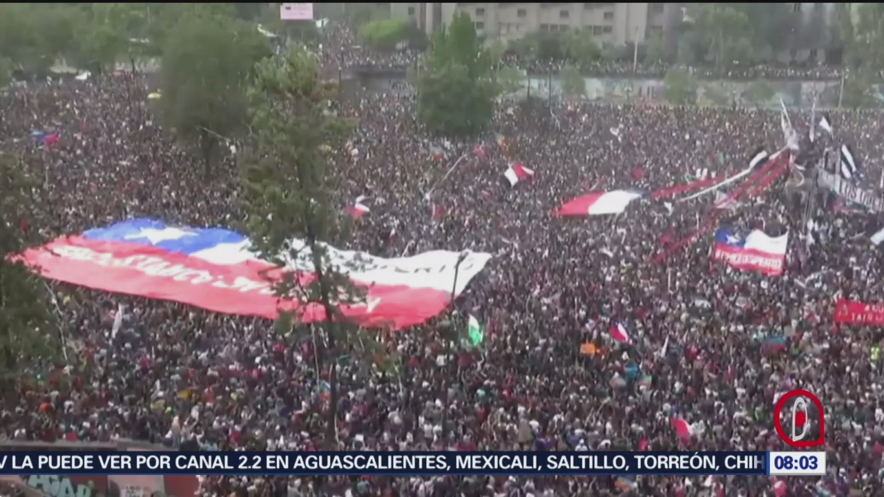 FOTO: Mega marcha llena el centro de Santiago de Chile, 26 octubre 2019