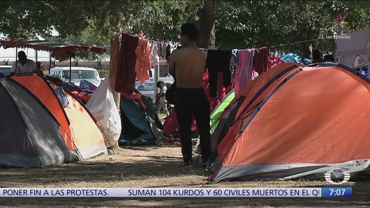 Mexicanos acampan en Ciudad Juárez en espera de asilo en EU