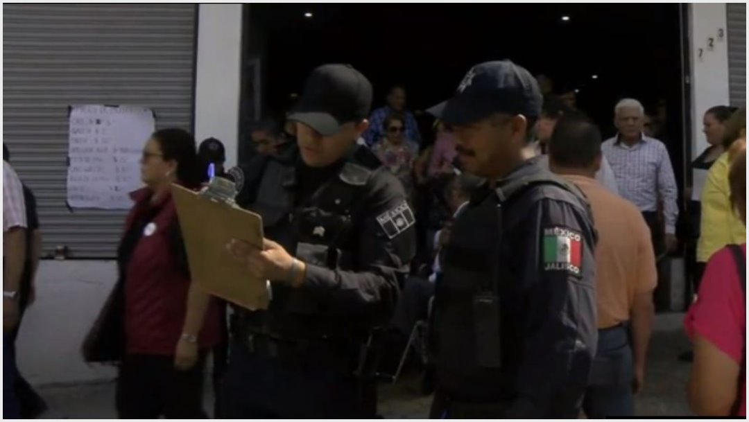 Foto: Hombres armados violentaron las asambleas distritales de Morena en Jalisco, 12 de octubre de 2019 (Foro TV)