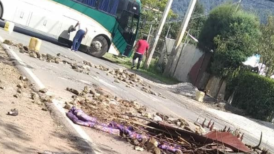 Normalistas de Tenería, en Tenancingo, denuncian acoso policial