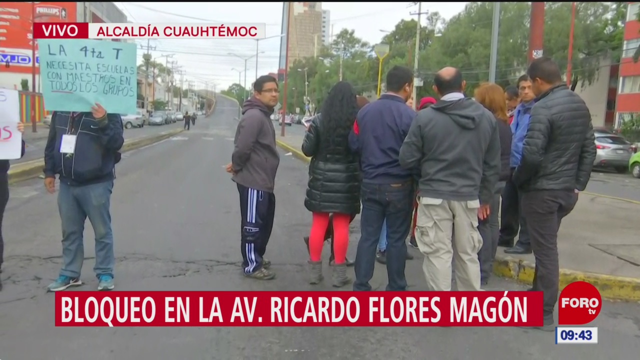 Padres de familia bloquean avenida Ricardo Flores Magón, CDMX