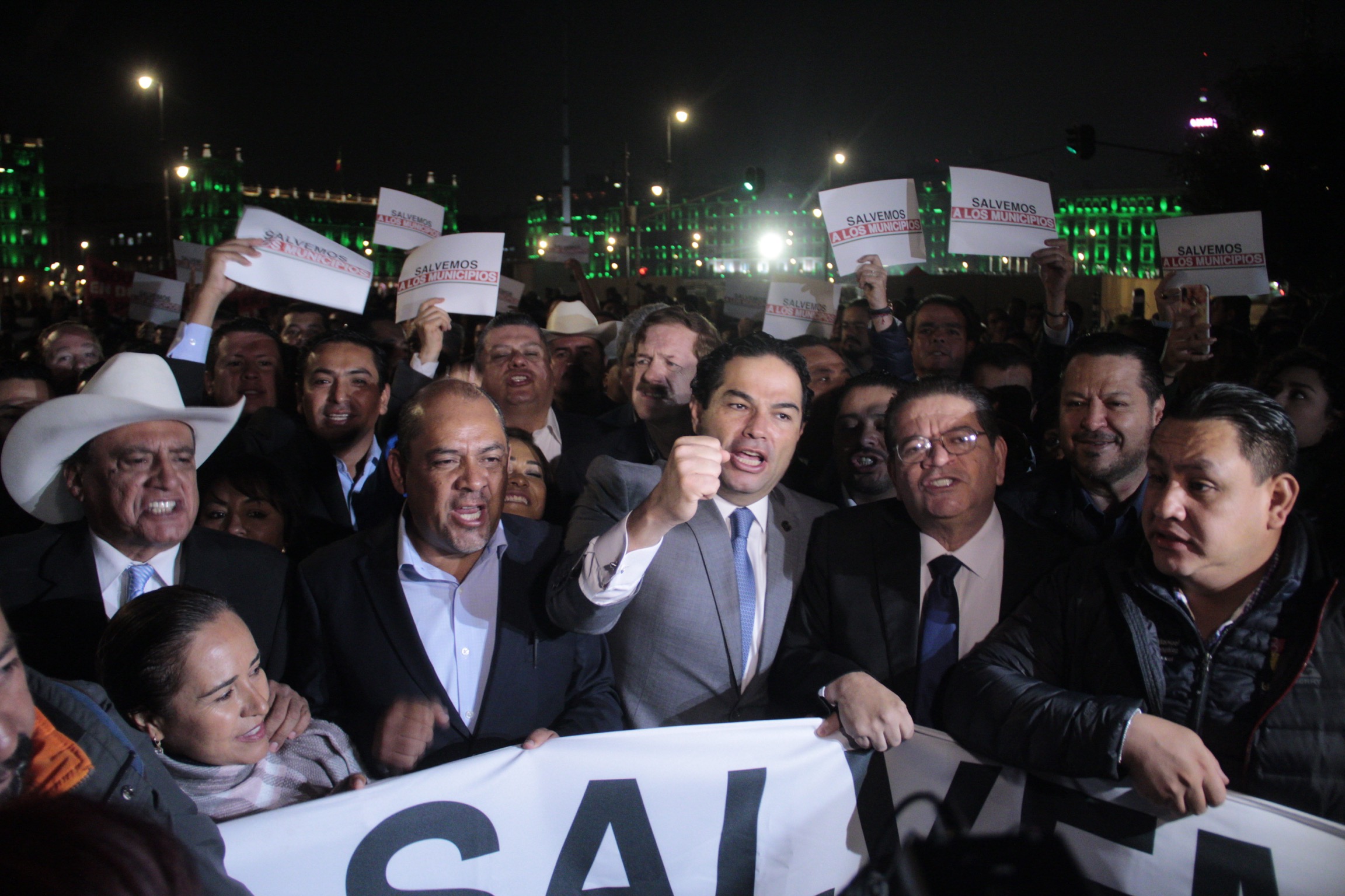 Protesta de alcaldes en Palacio Nacional