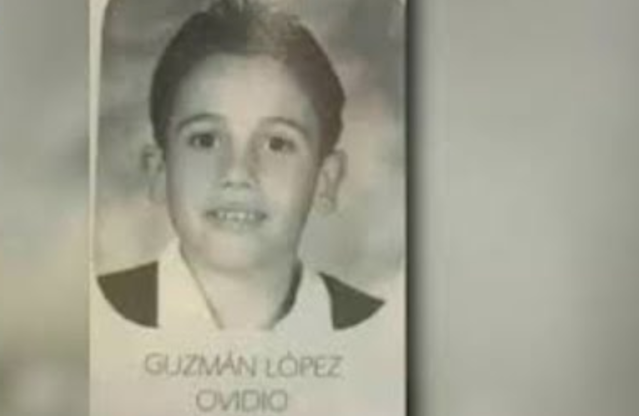 Ovidio Guzmán López de niño en primaria