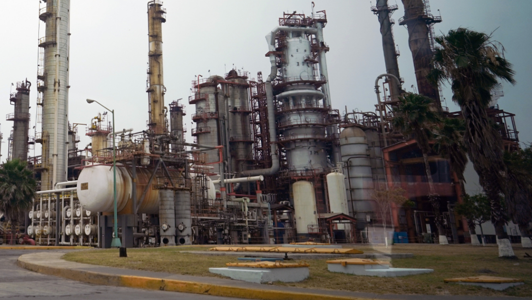 FOTO Pemex refinancia pasivos por 20 mil 130 mdd; en la imagen, la refinería 'Héctor Lara' de Cadereyta, Nuevo León (Presidencia de México/Cuartoscuro)