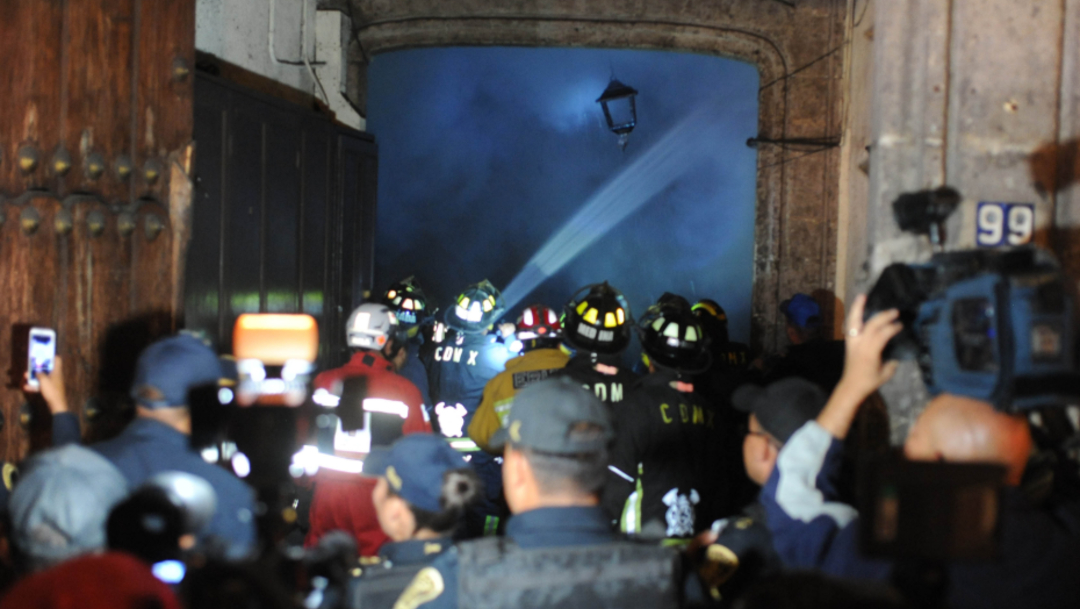 Foto: Durante las siguientes horas se realizarán los peritajes para determinar qué originó el incendio y evaluar los daños en el edificio, 21 de octubre de 2019 (Luis Carbayo /Cuartoscuro.com)