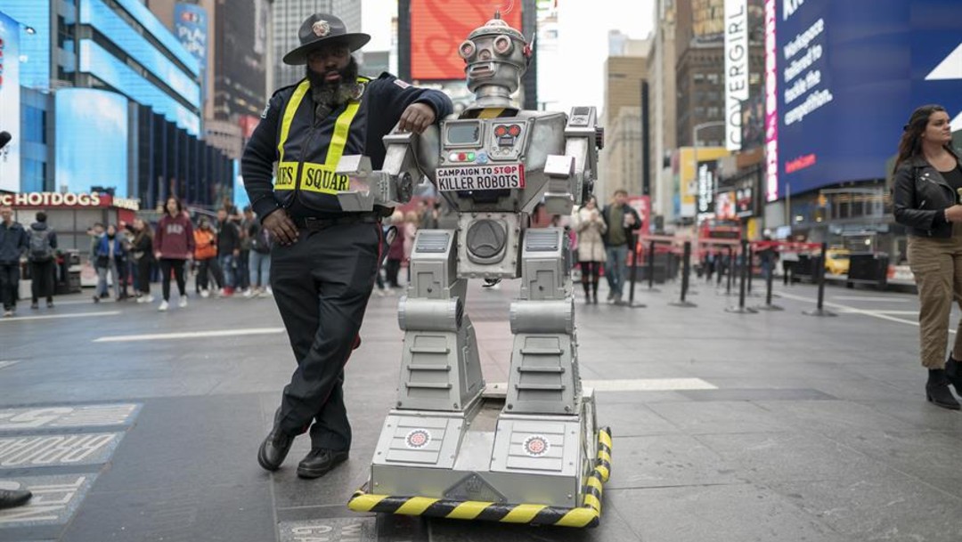 Foto: Especialistas consideran a los ‘robots asesinos’ como un arma peligrosa para la humanidad, el 23 de octubre de 2019 (EFE)