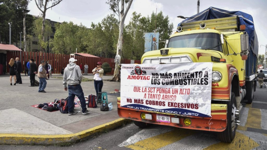 FOTO Transportistas detienen bloqueos en CDMX