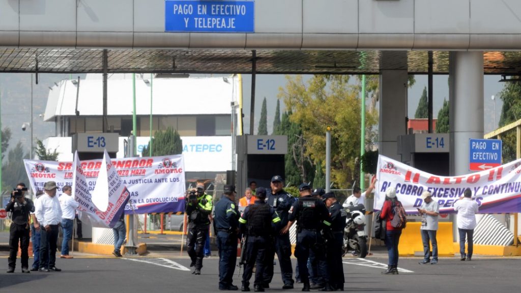 FOTO Transportistas detienen bloqueos en CDMX