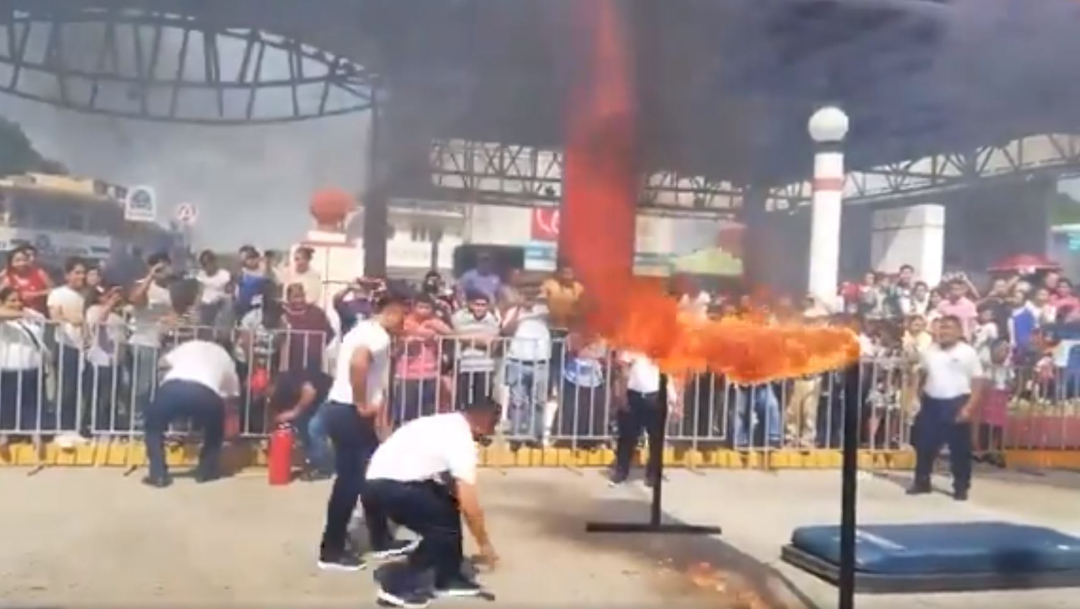 Foto: Policía en Tabasco se quema por acrobacia fallida, 15 de noviembre de 2019 (Captura de video)