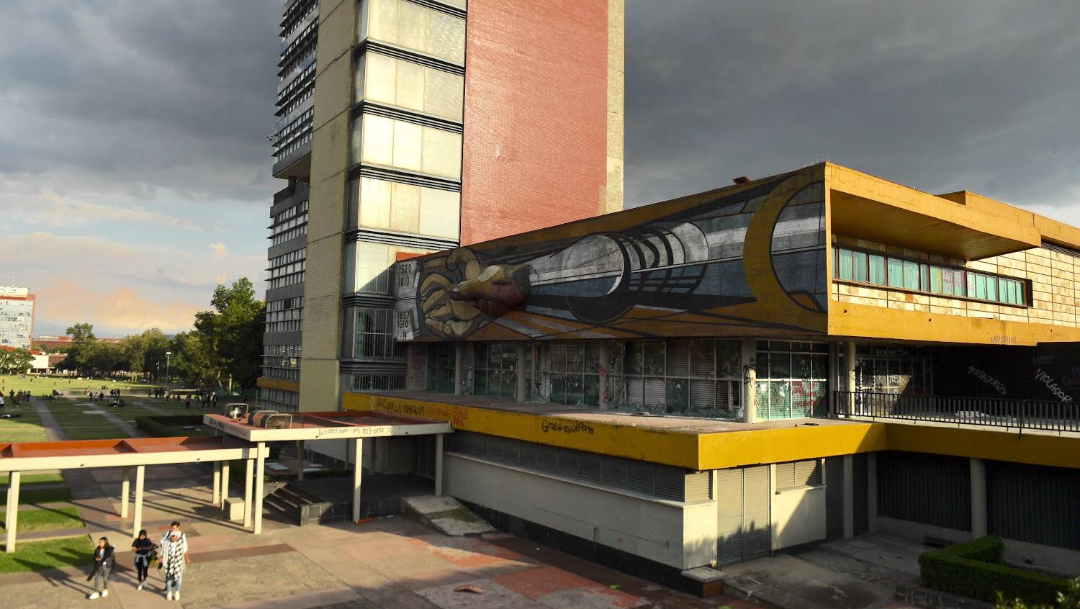 Mural de David Alfaro Siqueiros resulta dañado por vandalismo en la UNAM
