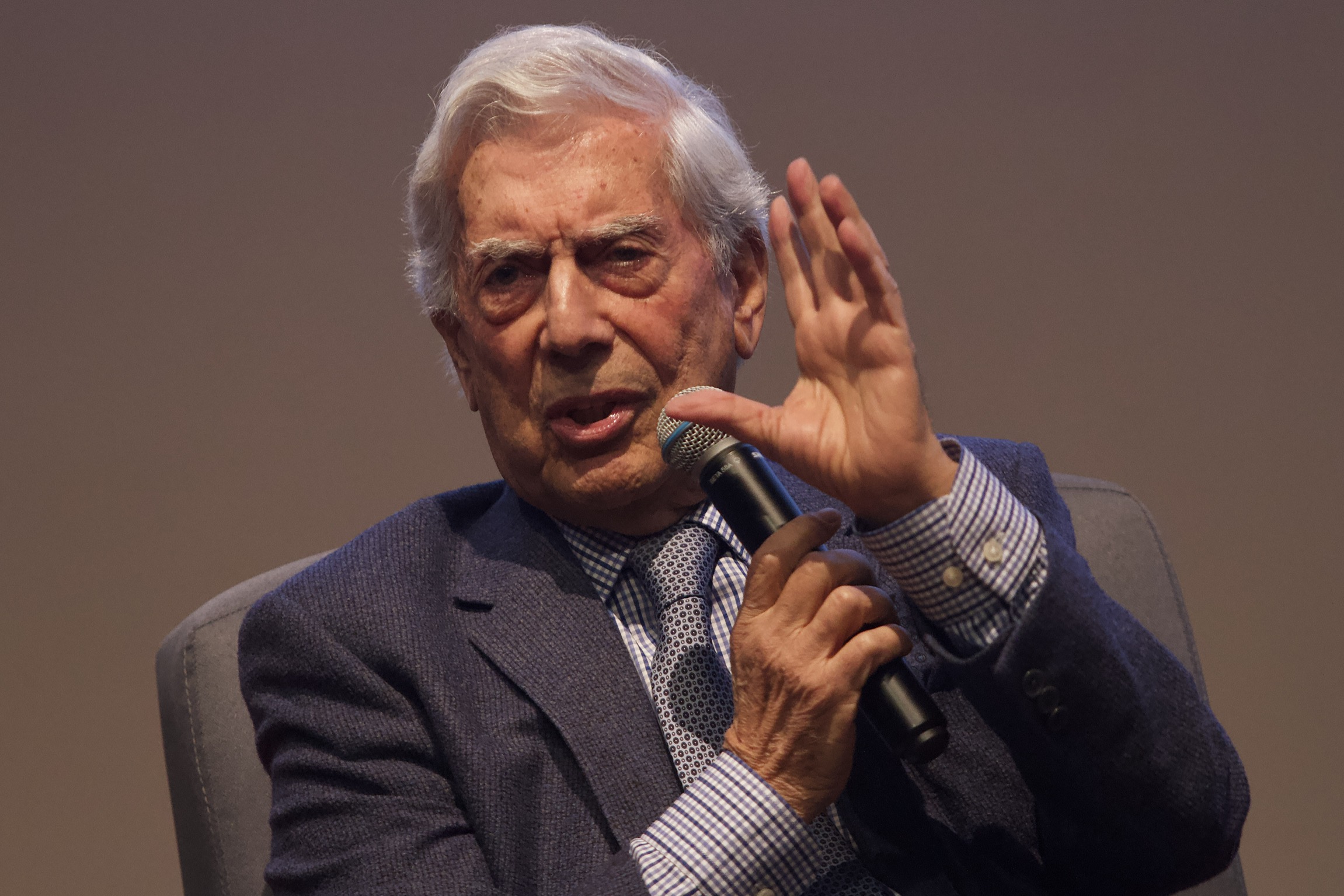 Foto: México retrocede con AMLO: Vargas Llosa, 29 de noviembre de 2019 (ANDREA MURCIA /CUARTOSCURO.COM)