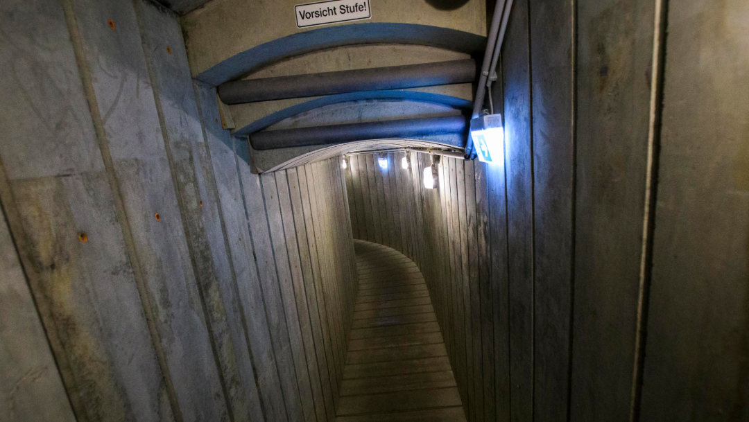 FOTO Abren al público túnel de escape bajo el Muro de Berlín (Getty Images)