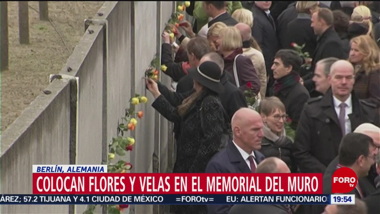 FOTO: Angela Merkel deja flor en memorial durantge aniversario por caída del Muro de Berlín, 9 noviembre 2019