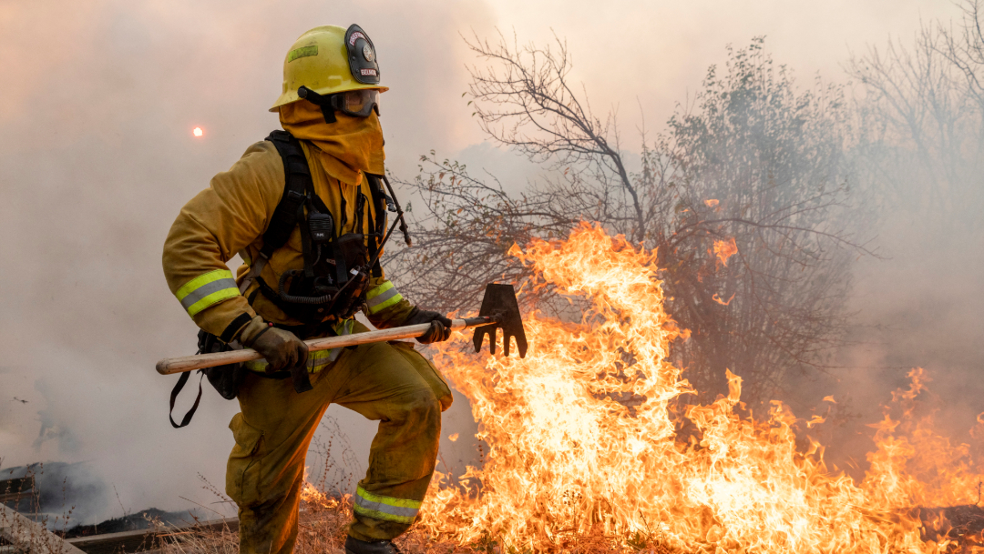 Foto: Las llamas que consumen el condado Sonoma obligaron el desalojo de más de 180 mil personas, 1 de noviembre de 2019 (AP)