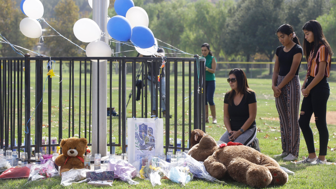 Muere autor del tiroteo en escuela de Santa Clarita, California