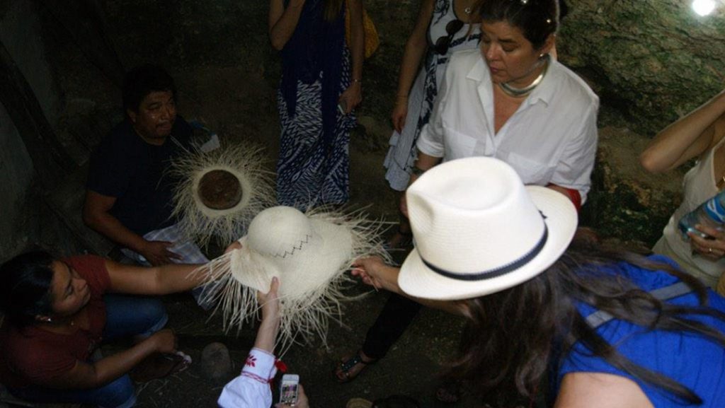 FOTO Campeche, al rescate de tejer sombreros con jipi en cuevas