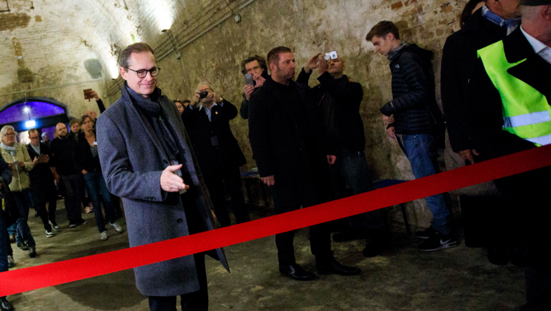 FOTO Abren al público túnel de escape bajo el Muro de Berlín (Getty Images)