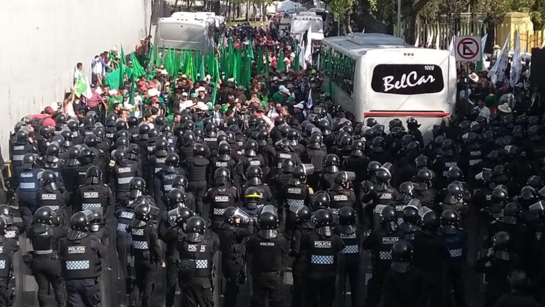 Foto: Campesinos negocian ruta para marchar al Zócalo capitalino