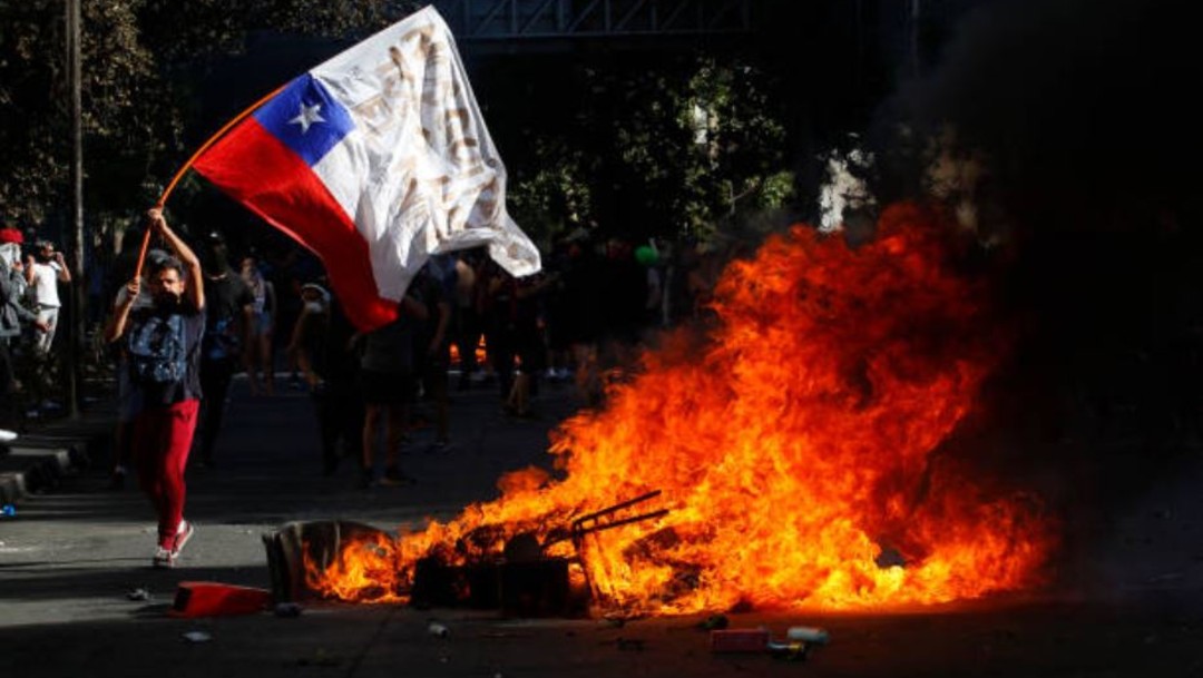 Reportan 175 denuncias por saqueos durante protestas en Chile