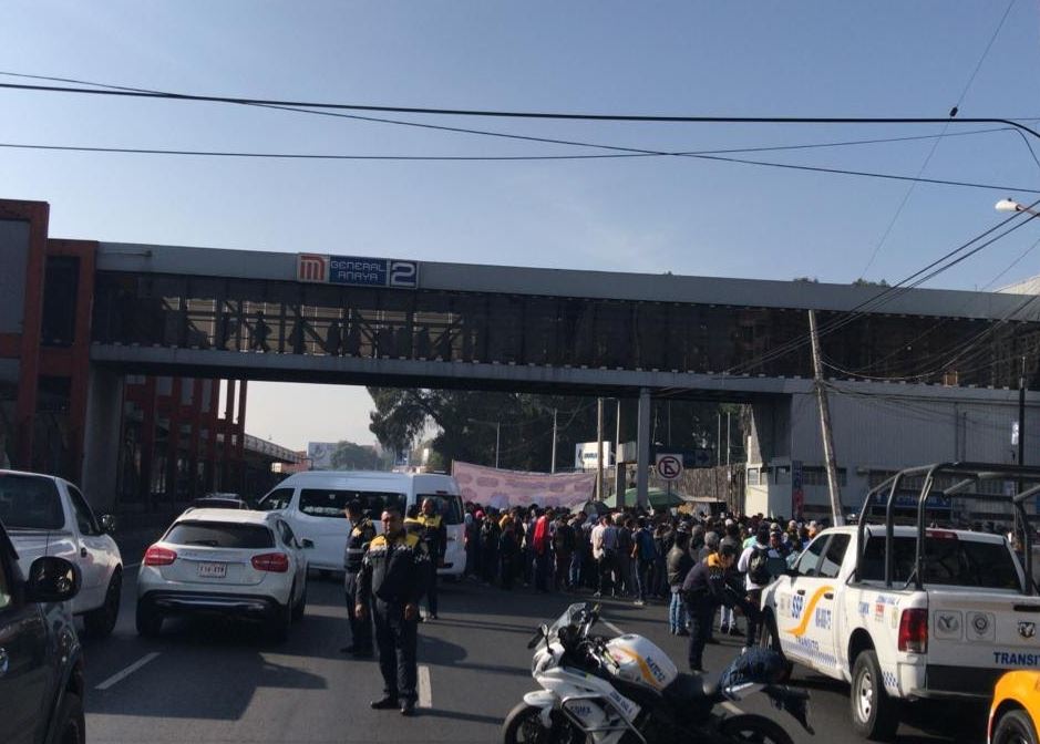 Tianguistas protestan contra nuevos comerciantes en alcaldía Coyoacán
