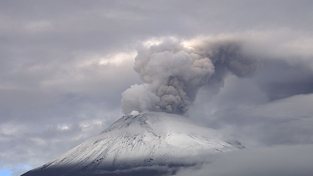 Foto: La Coordinación Nacional de Protección Civil exhorta a la población a mantenerse informada a través de fuentes oficiales sobre la actividad del volcán, 3 de noviembre de 2019 (Twitter @Popocatepetl_MX)