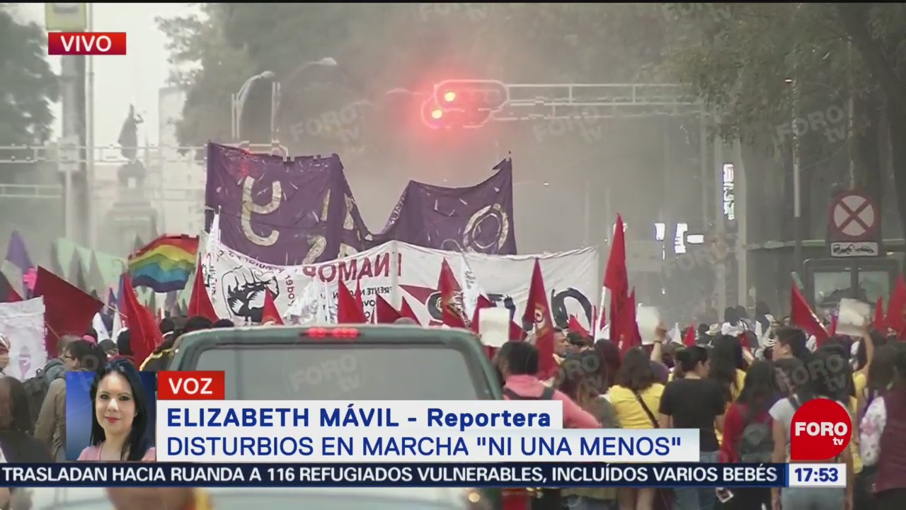 Foto: Detonan cohetones marcha feminista