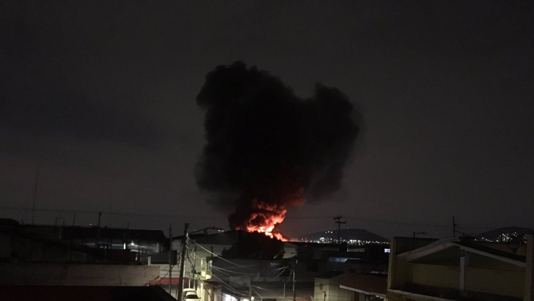 Incendio en Ecatepec,14 de noviembre de 2019 (Twitter @Caasi201)