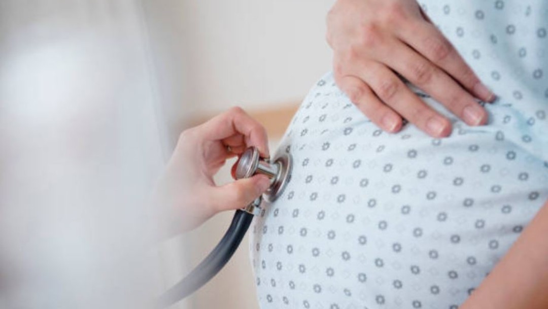 Imagen: La madre puede desarrollar preeclampsia, padecimiento caracterizado por un aumento de la presión arterial, y la probabilidad de presentar diabetes en un segundo embarazo